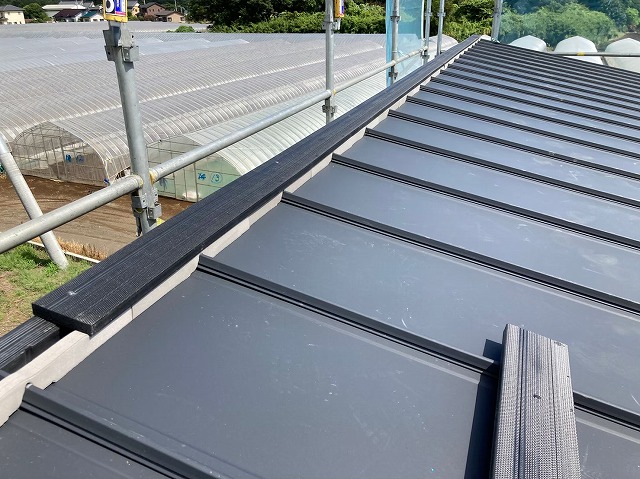 シーラーの上に樹脂製ぬき板